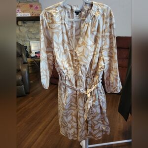 Torrid Tan Leaf Pattern Long Sleeve Dress NWOT